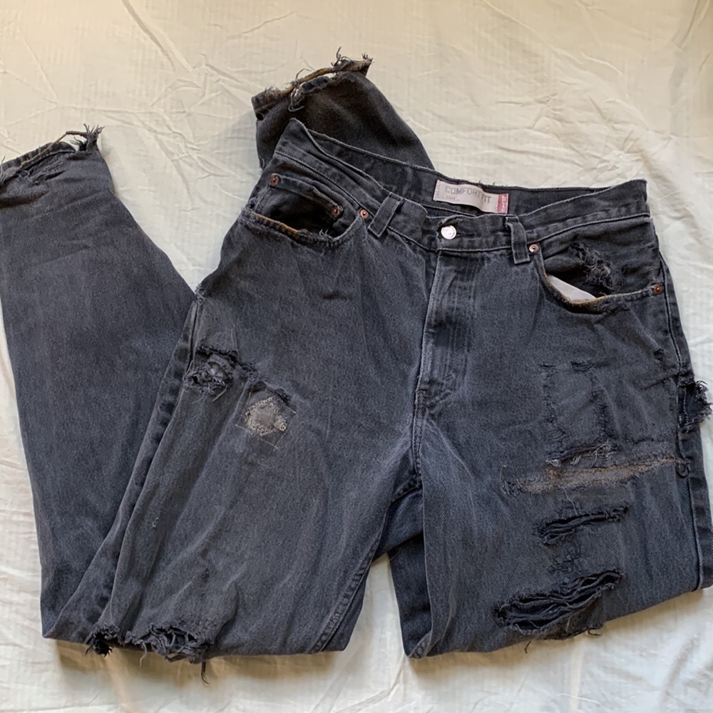 Levi’s Mens 560’s 34 x 36 distressed jeans - patched with custom sewing 🧵